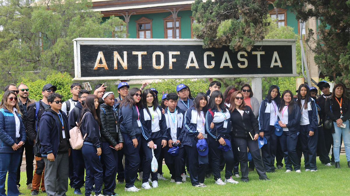 Estudiantes Del Liceo B-9 De Calama Visitaron Instalaciones De ...